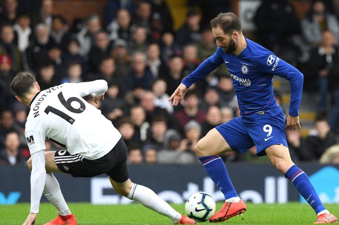 拳击：拳台之上的勇气与坚守