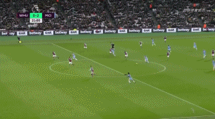 篮球CBA赛场出现精彩扣篮